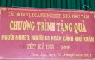 Các tổ chức, doanh nghiệp, nhà hảo tâm trao tặng quà tết Kỷ Hợi cho hộ nghèo có hoàn cảnh đặc biệt khó khăn của xã Xuân Lập